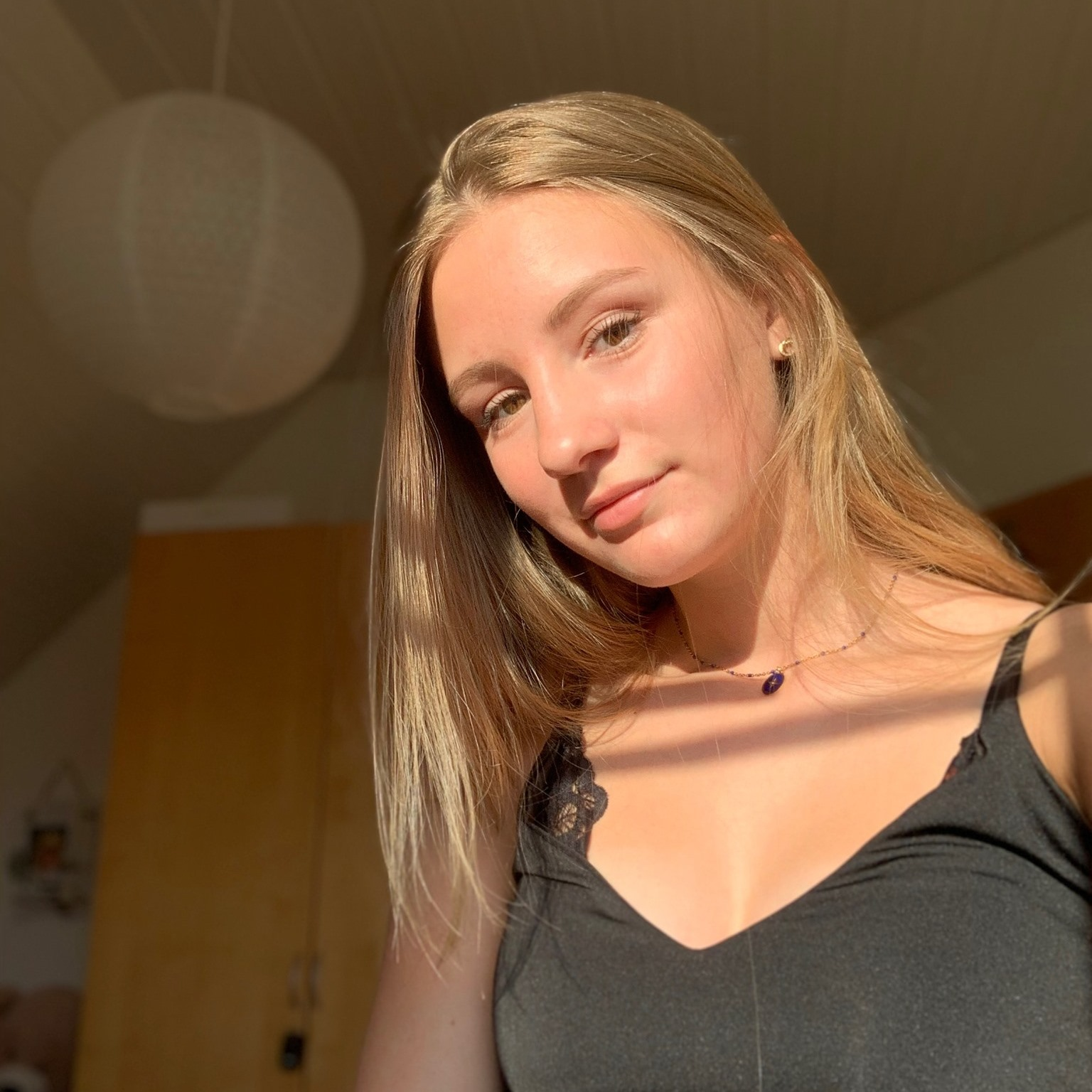 amat tiny fine curb slut hoe whore puta catin toutes fml female string lingerie tepu