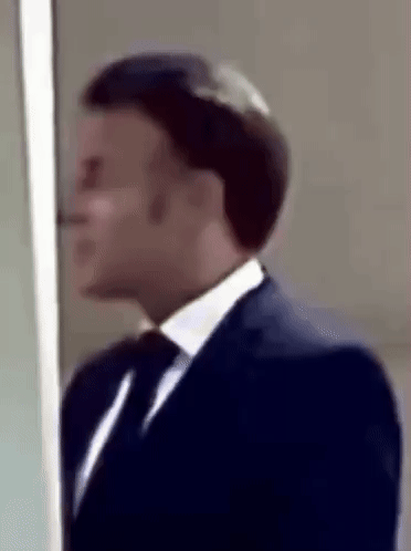 jupiter manu macrotte keke roth bank sure slap airport tarmac plane airbus boeing jutsu mano