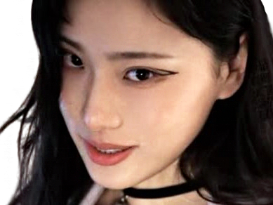 june liu mannequin charme asiatique chinoise spicygum grimace sourire maline