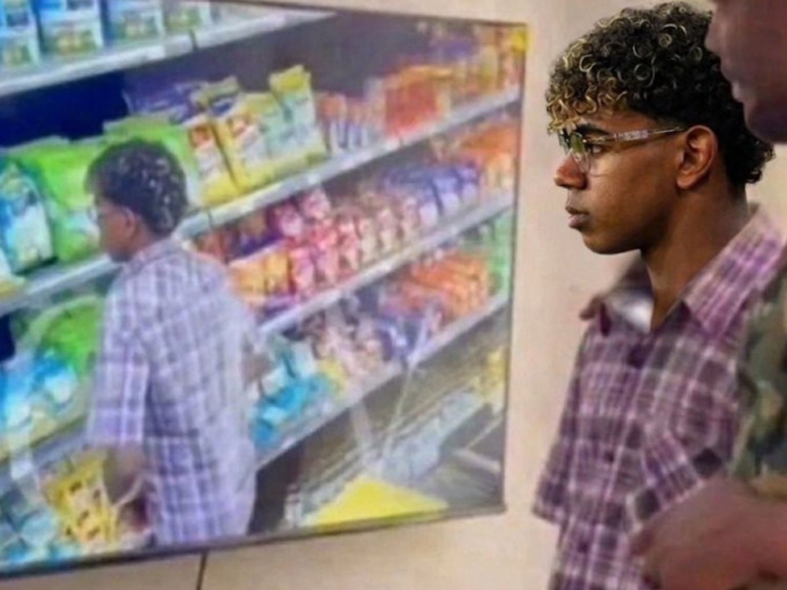 lamine yamal gamin pris la main dans le sac magasin vol voleur video videosurveillance camera