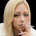 asiatique asian badass style fume smoke manteau fourrure cigarette blonde gif