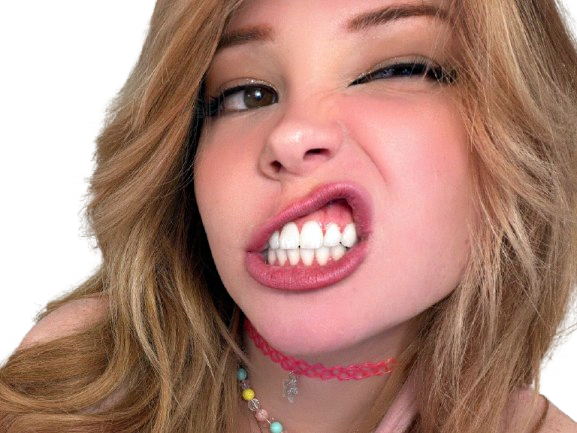 belle delphine main mannequin cute dent grimace