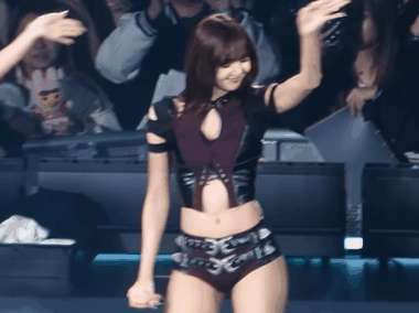 lisa blackpink rose claque fesses cul cute mignonne dance danse kpop gif sexy