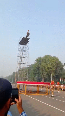 salto boing cascade trampolin tremplin fail spectacle fracture os splat roll turn rotate 360 saute