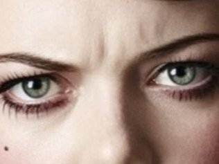 cabaret sally bowles emma emily jean stone actrice productrice americaine rousse yeux verts femme courts