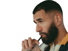 karim-benzema-nueve-charbon-fumier-sirote-siroter-boire-boit-drink-matcha-latte-attentif-ecoute-qlf