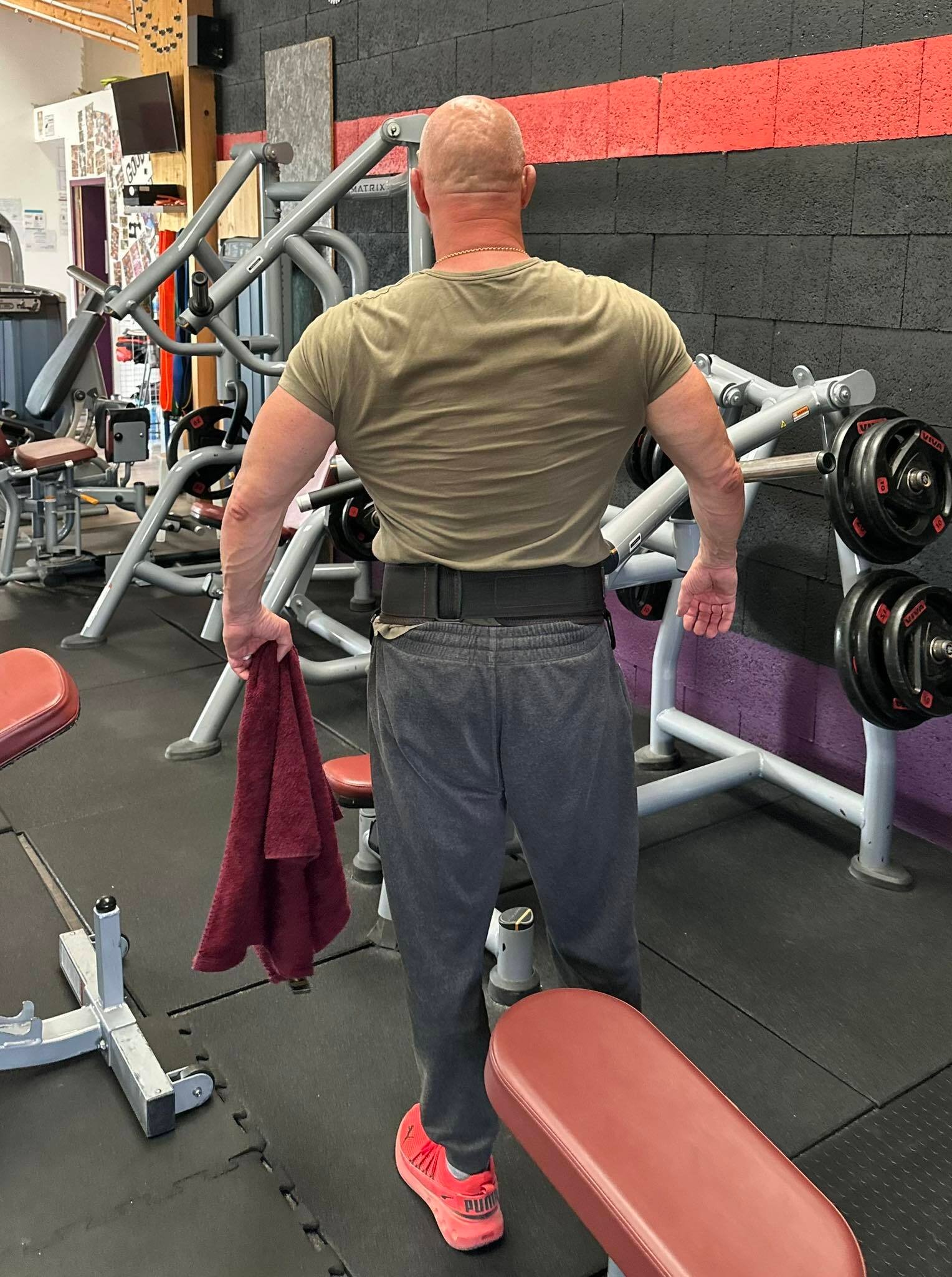 go muscu salle de sport gym baleze caisse khey rire puceau calvasse chauve pucix