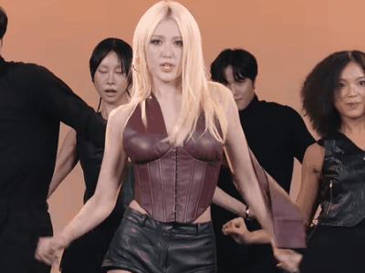 jeon somi canadienne coreenne neerlandaise blonde asiatique style sortie danse dance kpop badass gif