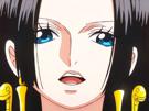 boa-hancock-one-piece-cheveux-noir-boucles-oreille-serpent-yeux-bleu-fic-bloop