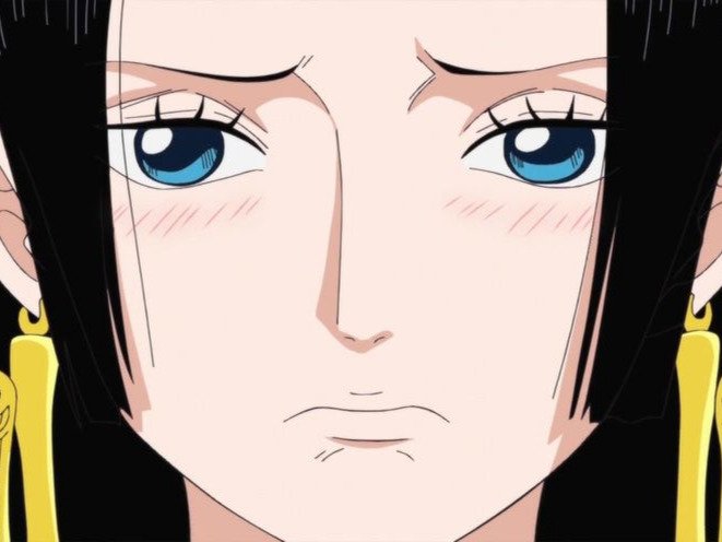 boa hancock one piece cheveux noir boucles oreille serpent yeux bleu fic bloop