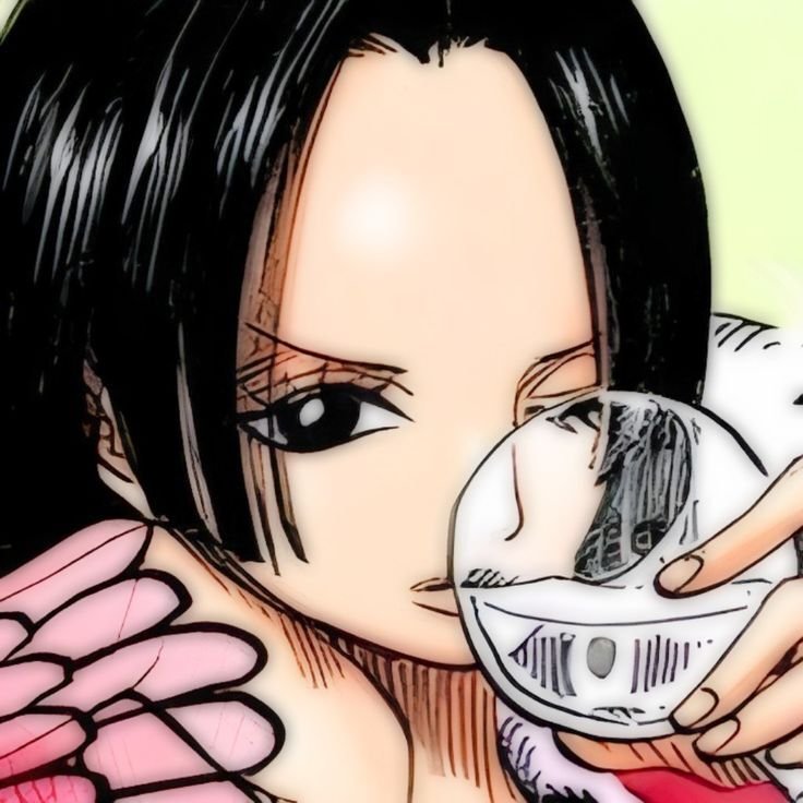 boa hancock one piece cheveux noir boucles oreille serpent yeux bleu fic bloop