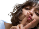 pomme-claire-pommet-chanteuse-musicienne-francaise-jeune-jolie-cheveux-mi-longs-vingtaine-vingtenaire