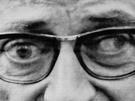 jean-paul-sartre-philosophe-francais-existentialisme-existe-nausee-mauvaise-foi-huis-clos-existence-liberte-fic-bloop
