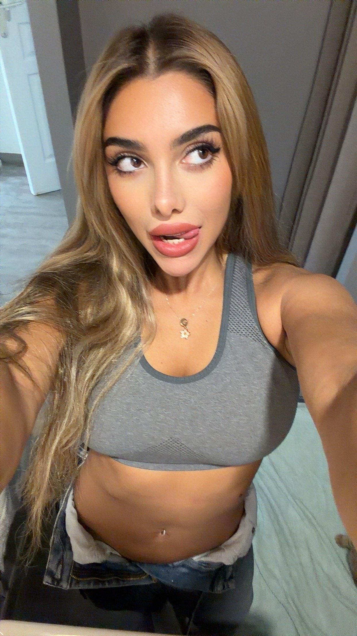 bayoneta julia jeune sexy