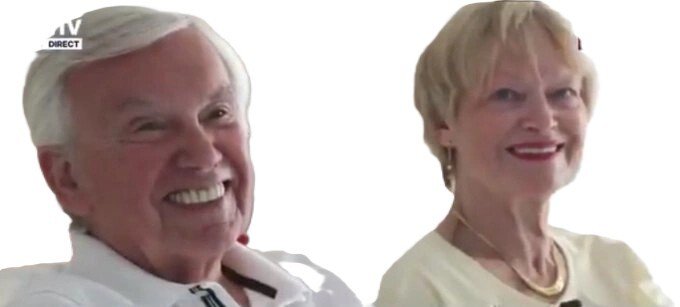 boomer couple vieux croisiere proprio riche macron hantavirus sourire