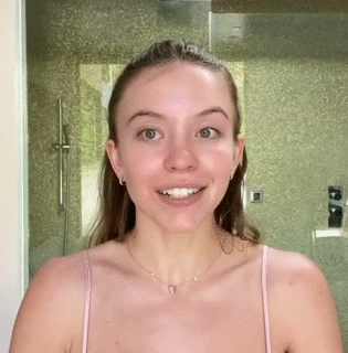 sydney sweeney syd wife delice eden once upon clem actress celeb cine makeup care routine