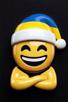hap-3d-drapeau-bonnet-grand-sourire-large-bras-croises-croix-ukraine