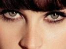 felicity-jones-star-wars-cheveux-noir-yeux-vert-poetesse-non-romancable-dommage-effacee-fic-bloop