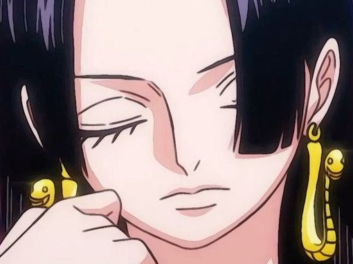 boa hancock one piece cheveux noir yeux bleu boucle oreille serpent fic bloop