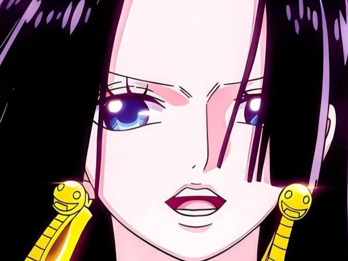 boa hancock one piece cheveux noir yeux bleu boucle oreille serpent fic bloop