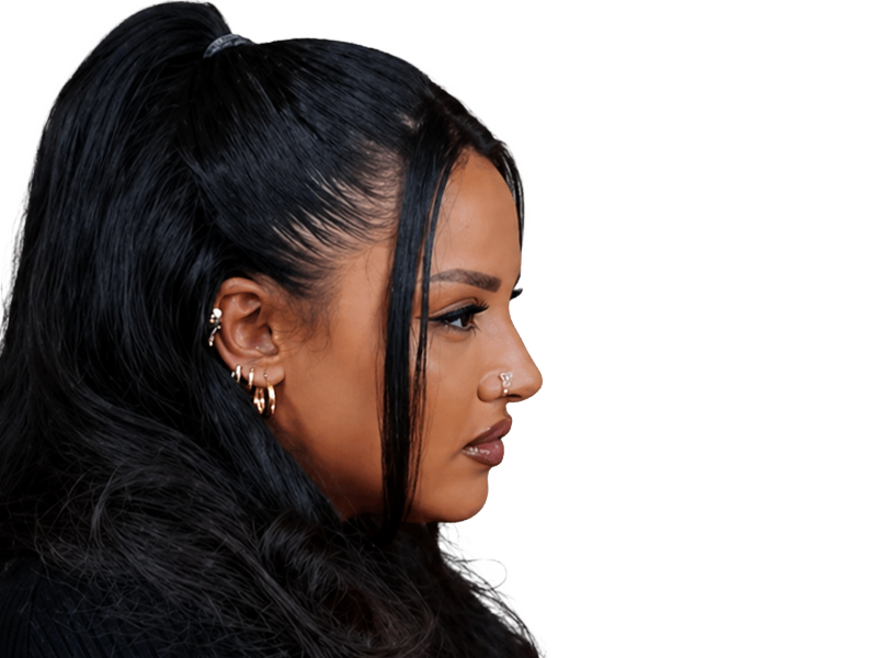 wejdene chaib chanteuse anissa regard serieux linda hakeem
