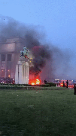 louvre seine eiffel tlm parasite gred sait cotise remplace immigre visa oqtf nigga barbes riot