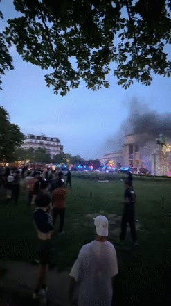 louvre seine eiffel tlm parasite gred sait cotise remplace immigre visa oqtf nigga barbes riot