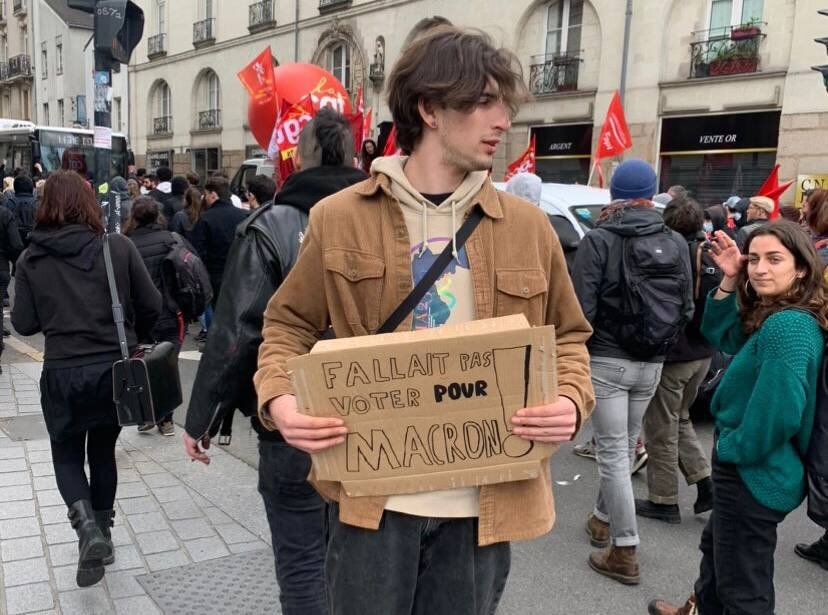 bobo gaucho gauchiste lfi cgt manif cuck discord