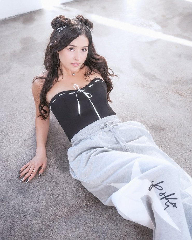pokimane poki arab rabza celeb tiny valorant yt influ tok gam vid kebap durum oukhty