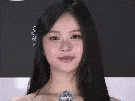 hanni-newjeans-kpop-wink-clin-oeil-langue-sexy-cute-belle-gif