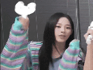 newjeans-kpop-minji-kim-coreenne-femme-cheering-cheers-encourage-danse-hype-gif