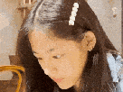 minji-kim-kpop-newjeans-coreenne-femme-sourire-regard-malicieux-coquin-flirt-gif