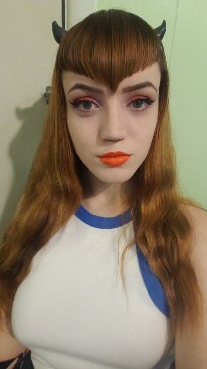 sainte biche kheyette saintebiche teen cheveux diable boobs