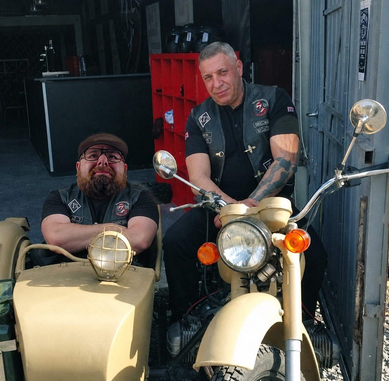 bench cigars serge donut cuir creamy baptiste biker sidecar