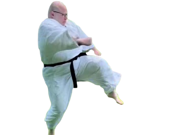 gros chauve karate kimono ceinture noire kick master yatanga feet