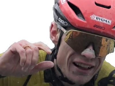 jonas vingegaard gagne petit pluie salopette cycliste bretelle bretelles cyclisme
