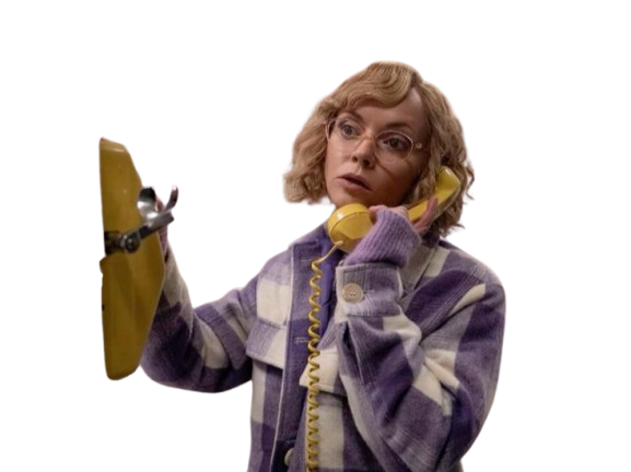 christina ricci misty quigley adulte actrice yellowjackets blonde lunettes folle showtime serie