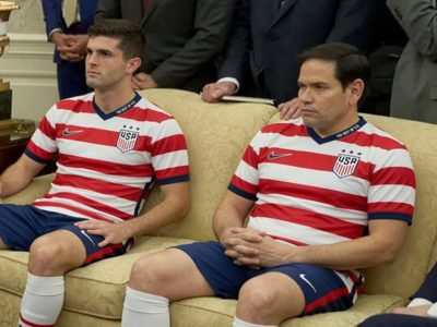 sean agnew marco rubio supportent assis regardent usa paraguay usa-paraguay maillot