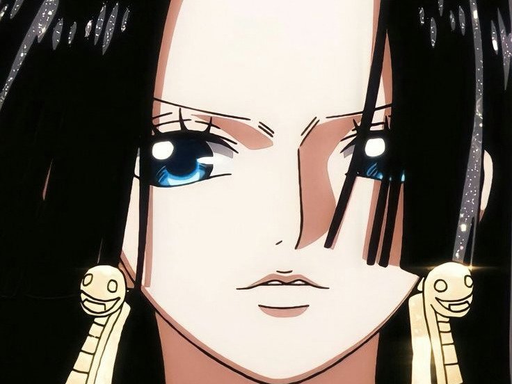 boa hancock one piece cheveux noir yeux bleu boucles oreille serpent fic bloop