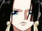 boa-hancock-one-piece-cheveux-noir-yeux-bleu-boucles-oreille-serpent-fic-bloop
