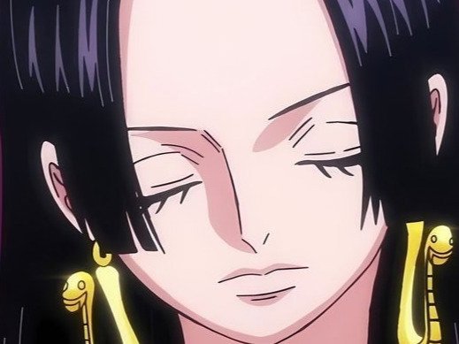 boa hancock one piece cheveux noir yeux bleu boucles oreille serpent fic bloop