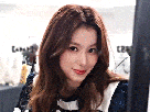 sana-minatozaki-twice-gif-kpop-idol-princesse-regard-main-japonaise-surprise-femme-belle