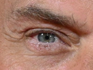 jude-law-acteur-realisateur-producteur-anglais-britannique-homme-cheveux-bruns-yeux-bleus-cinquantaine-cinquantenaire