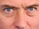 jude-law-acteur-realisateur-producteur-anglais-britannique-homme-cheveux-bruns-yeux-bleus-cinquantaine-cinquantenaire