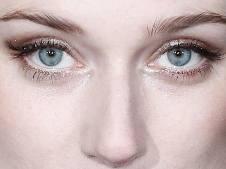 elizabeth debicki actrice femme polonaise australienne cheveux-blonds yeux-bleues 2015s vingtenaire vingtaine grande cheveux-courts