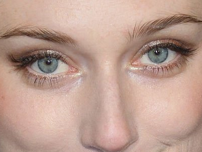 elizabeth debicki actrice femme polonaise australienne cheveux-blonds yeux-bleues 2015s vingtenaire vingtaine grande cheveux-courts