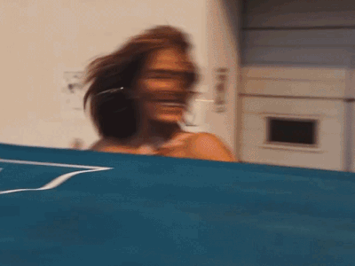 karol g capri italie ivonny bonita tropicoqueta gif