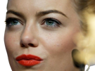 emma-emily-jean-stone-actrice-americaine-blonde-yeux-verts-femme-cheveux-attaches-croods-annee-2013