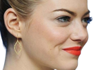 emma-emily-jean-stone-actrice-americaine-blonde-yeux-verts-femme-cheveux-attaches-croods-annee-2013