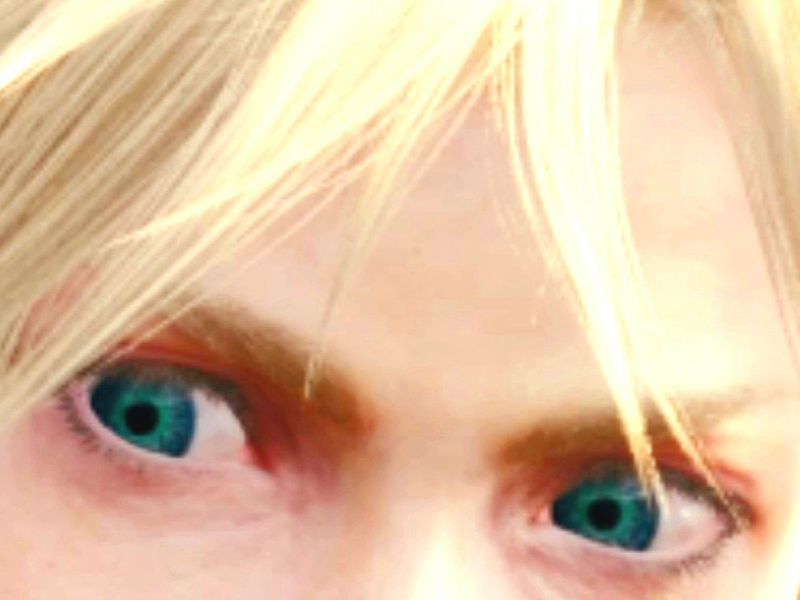 cloud strife ff7 final fantasy vii regard noir zoom